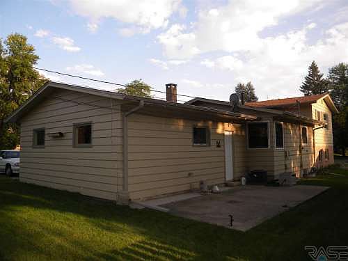 5th image of 607 N Roosevelt Ave