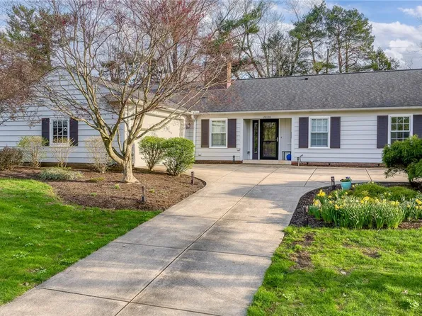 24100 Hazelmere Rd, Shaker Heights, OH 44122