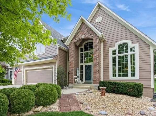 8417 Harbinger St, Lenexa, KS 66219