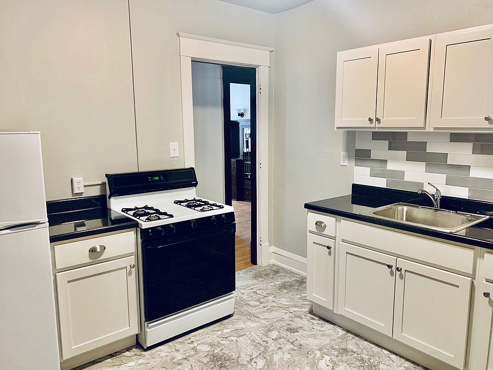 1st image of 3059 N Maryland Ave #40B341188