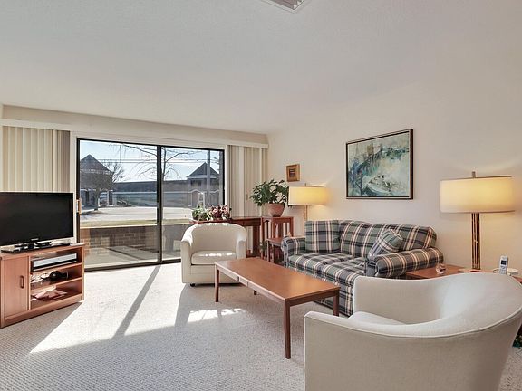 5th image of 24 Old Colony Way APT 2