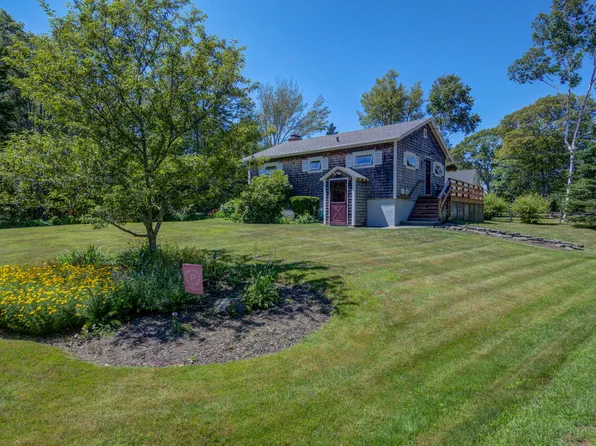 8 Rainbow Lane, Bristol, ME 04554