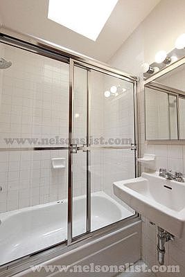 4th image of 845 President St #4R