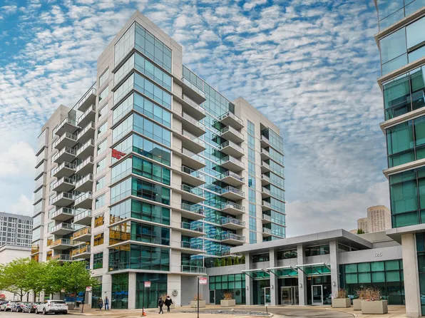 123 S Green St APT 310B, Chicago, IL 60607