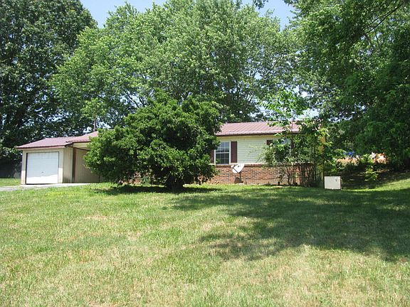 3rd image of 109 Colonial Hills Dr
