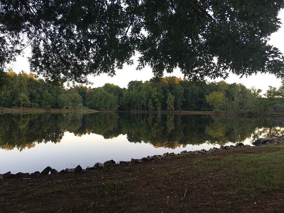 2nd image of 3804 Waterside Dr