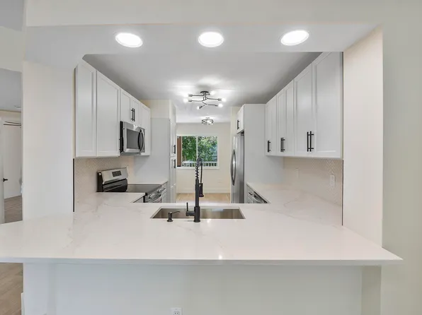 9575 Weldon Circle #C313, Tamarac, FL 33321