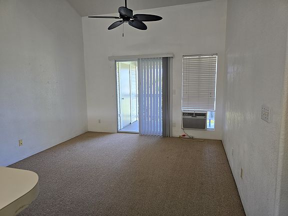 5th image of 75-6081 Alii Dr APT J202