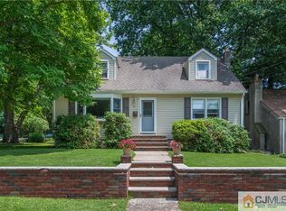 90 7th St, Edison, NJ 08837