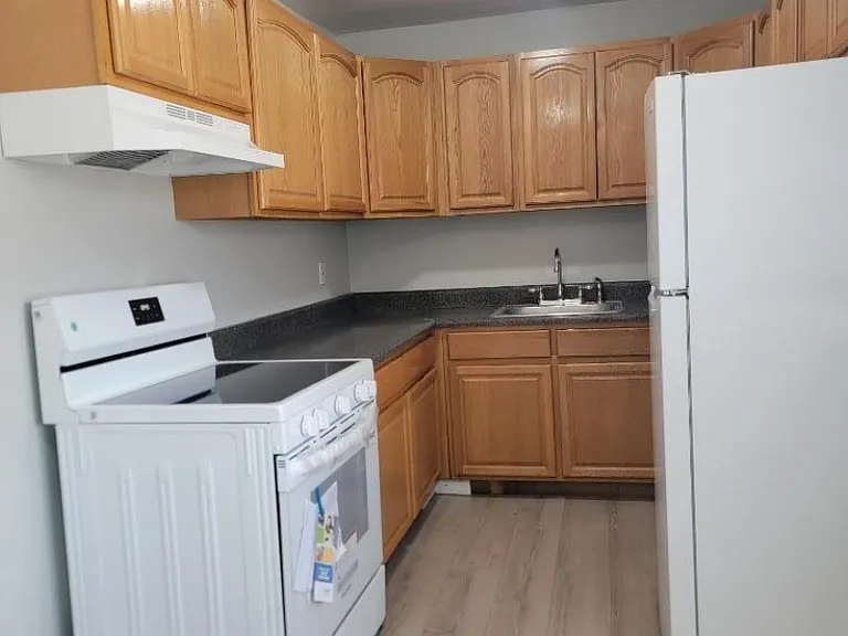 340 Hudson St #29 — Photo 4
