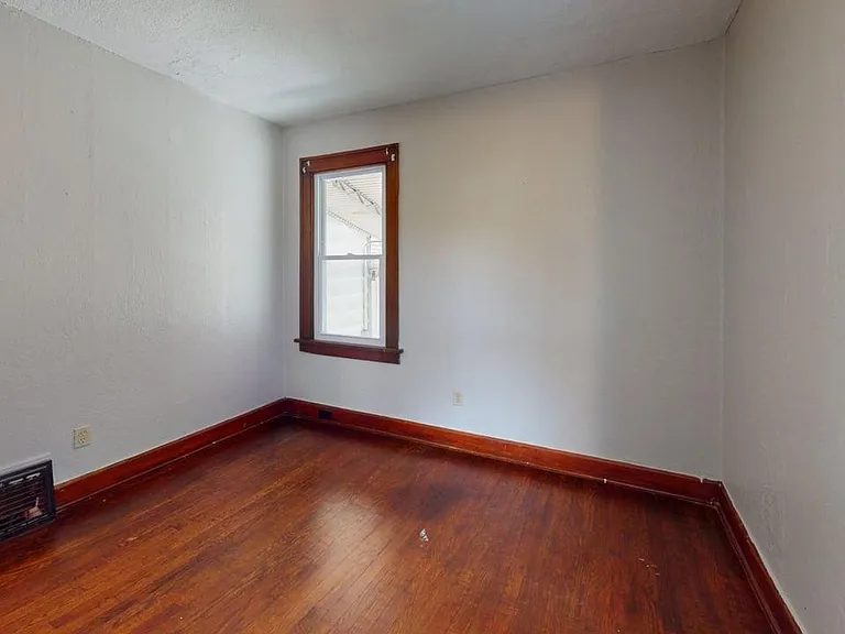 1377 Nichols Ave — Photo 6