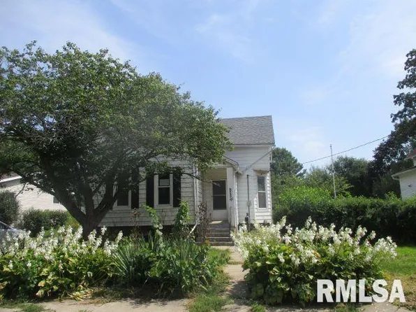 925 Bateman St, Galesburg, IL 61401