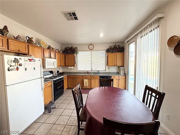 3rd image of 242 Pleasant Pebble St