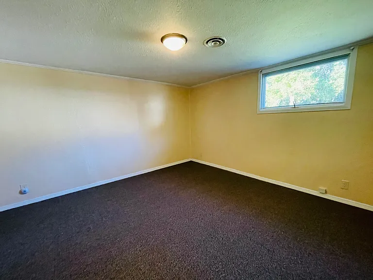 306 1/2 N Union St #8 — Photo 6