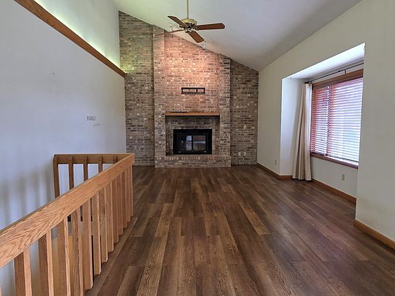 4th image of 3226 E Tower Rd