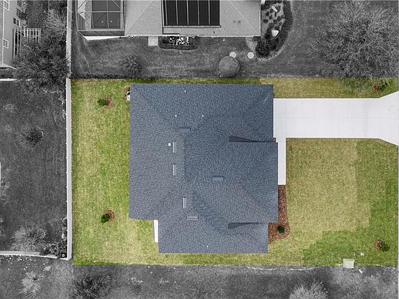 3rd image of 9443 Royal Vista Ave