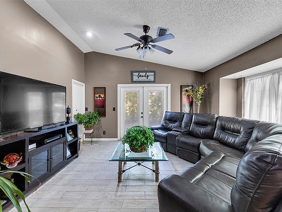 2nd image of 1356 Strawberry Lane