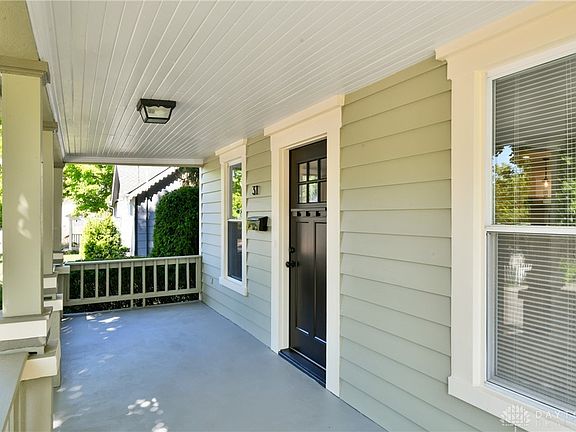 3rd image of 31 Weller Ave