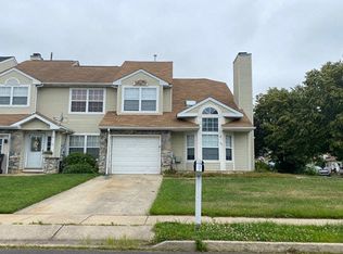 49 Pondview Ln, Sicklerville, NJ 08081