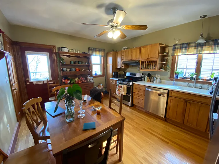 121 Lowell St #2 — Photo 3