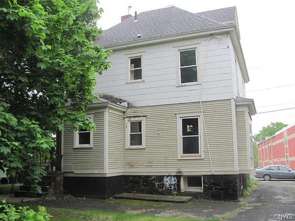2nd image of 118 W Newell St