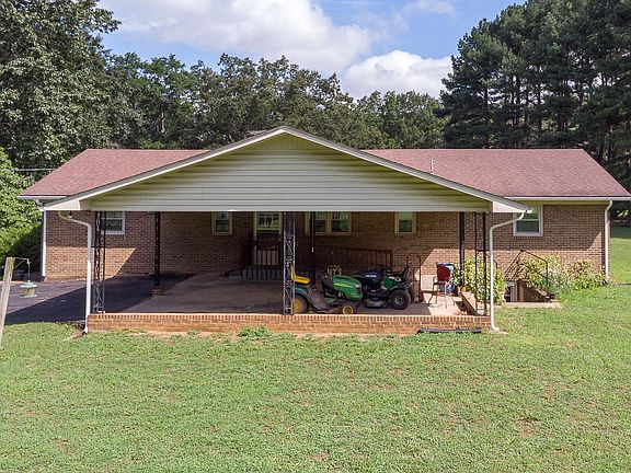 4th image of 17 Crestfield Ln