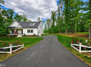 632 Noahs Landing Dr, Bumpass, VA 23024