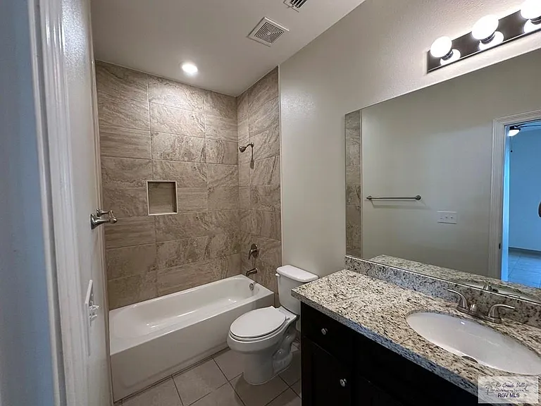 2432 S Valley Cir #B — Photo 9