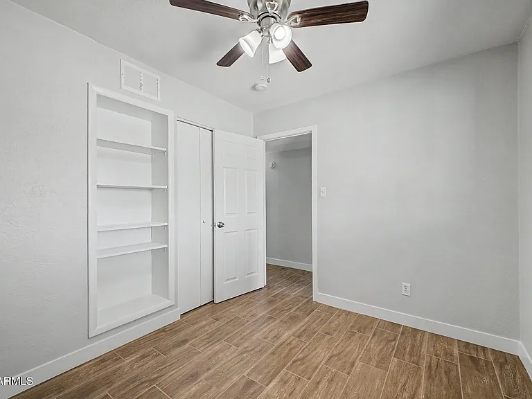6536 W Turney Ave — Photo 32