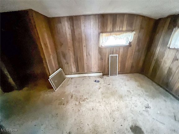 5th image of 7370 Old River Rd