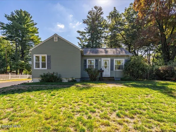 35 Tull Drive, Colonie, NY 12205