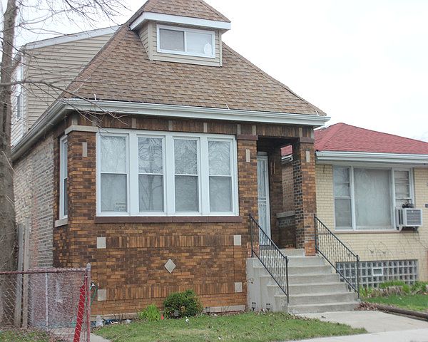 1st image of 7418 S Oakley Ave
