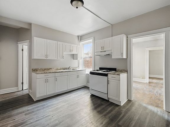 4th image of 456 Baldwin Ave APT 8