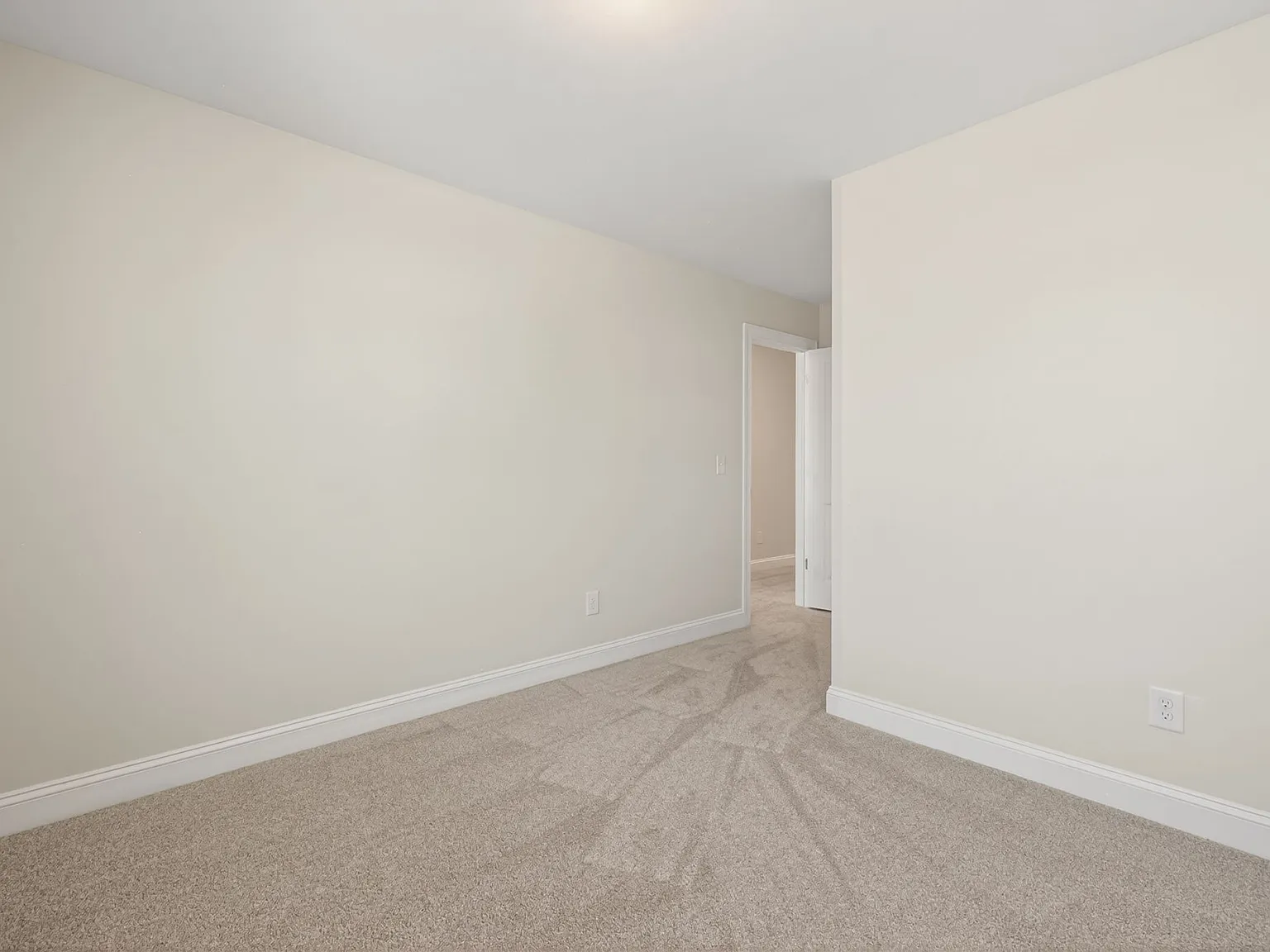 3 bed, 1664 sqft, $1,875 — Photo 4