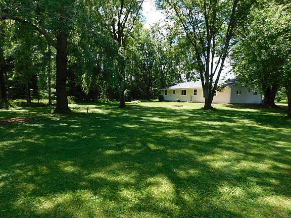 4th image of 686 Rosevale Dr