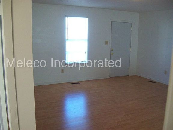 2nd image of 112 Suzanne Cir