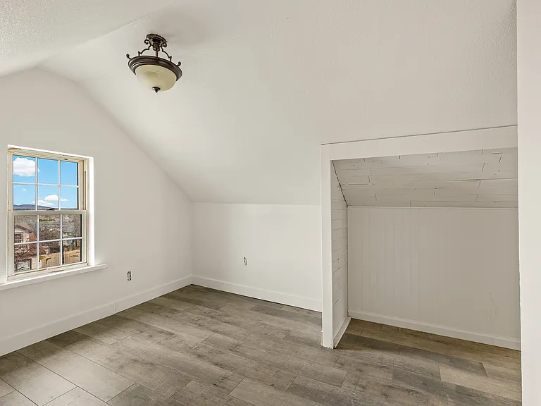 114 E Sherman Ave — Photo 24