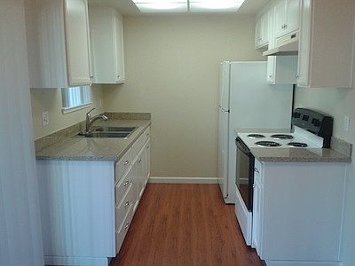 1st image of 300 Richfield Dr APT 2