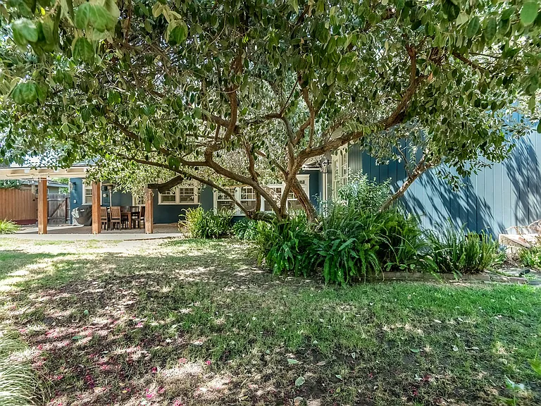 1531 W Laurel Ave — Photo 52