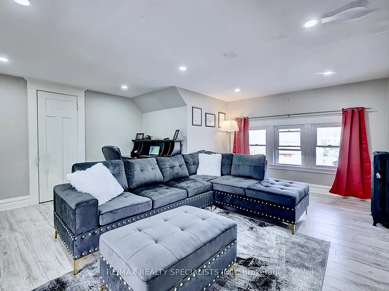 118 Fairholt Rd S #3 — Photo 2