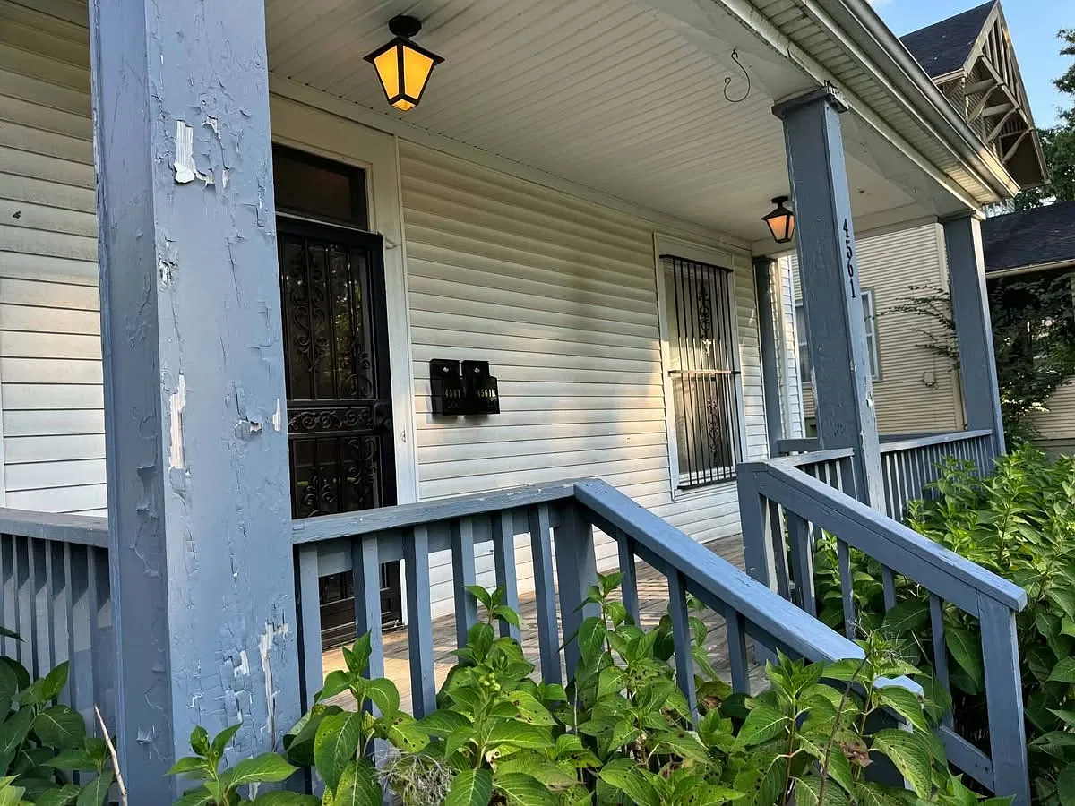 3 bed, 1.5 bath, 2400 sqft, $2,400 — Photo 3