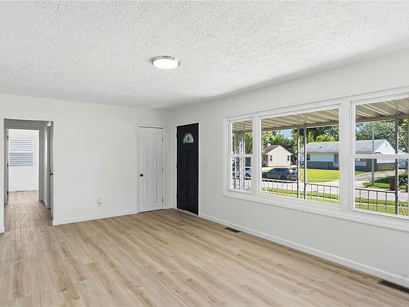 5th image of 2857 Prentice Dr