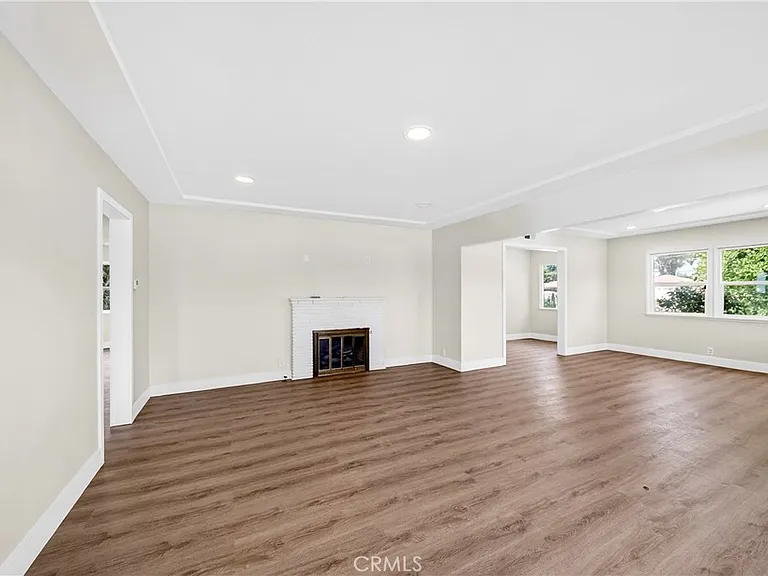 639 N Nora Ave — Photo 12
