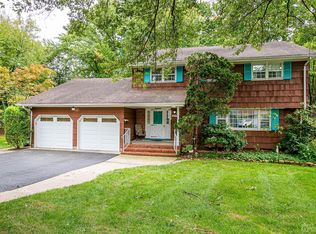 15 Burr Dr, Metuchen, NJ 08840