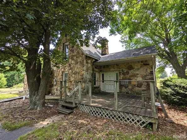 575 E Antioch Rd, Bloomfield, IN 47424