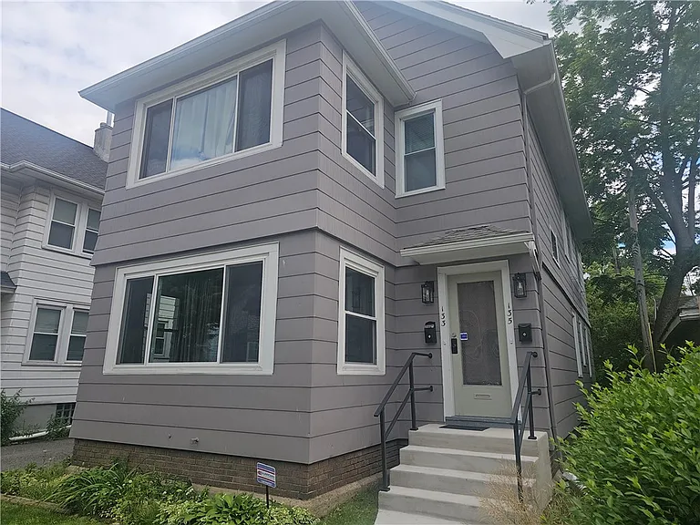 133 McKinley St — Photo 2