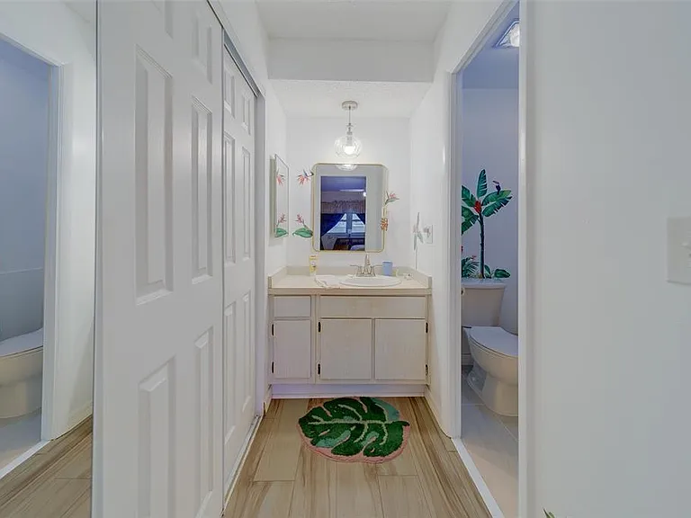 13827 Mission Oaks Blvd — Photo 19