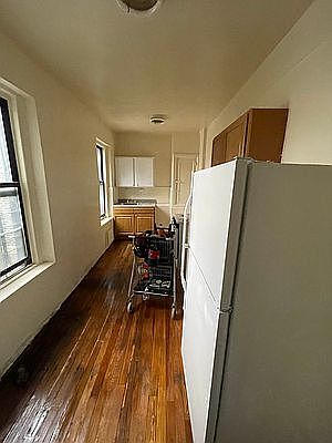 2nd image of 2113 Ryer Ave #B63