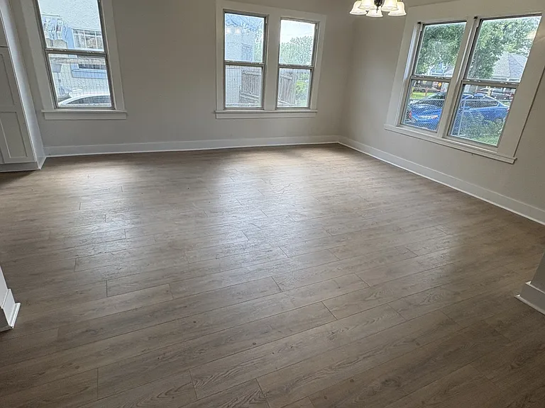 1430 Hicks Ave — Photo 4