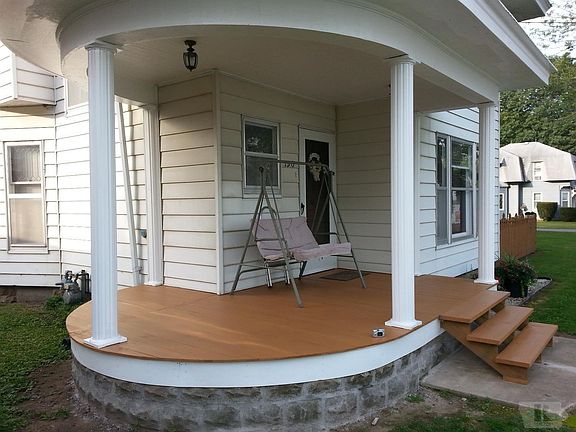 2nd image of 190 W 1st St